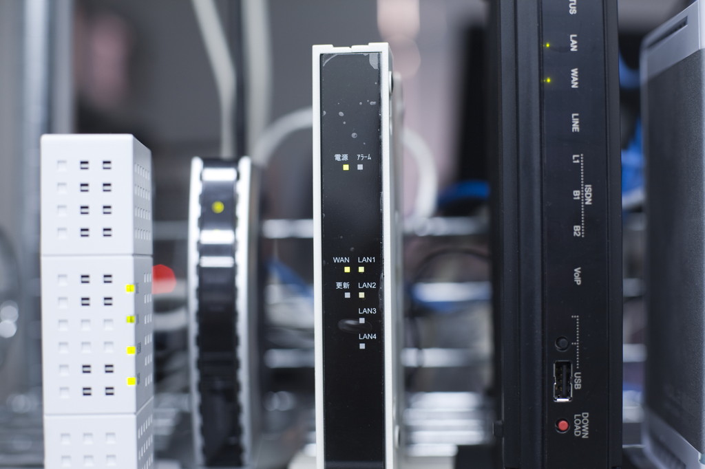 フレッツ光のホームゲートウェイ（ルーター）とは？レンタルも可能なの？